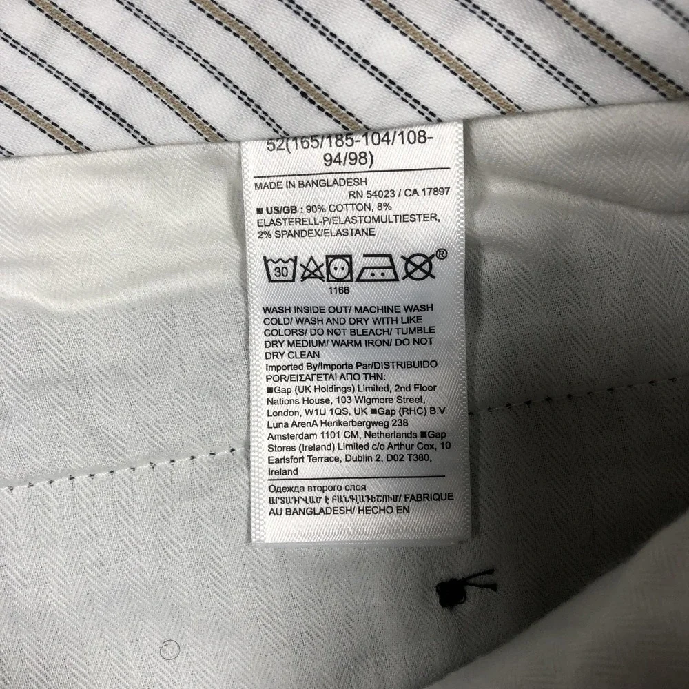 Banana Republic brand banana